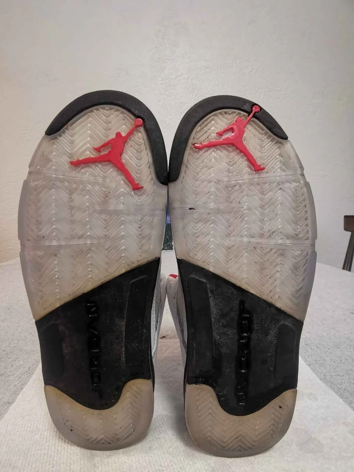 Air Jordan 5 Retro 'Fire Red' 2020 Size 3 Kids' Shoes - photo 4
