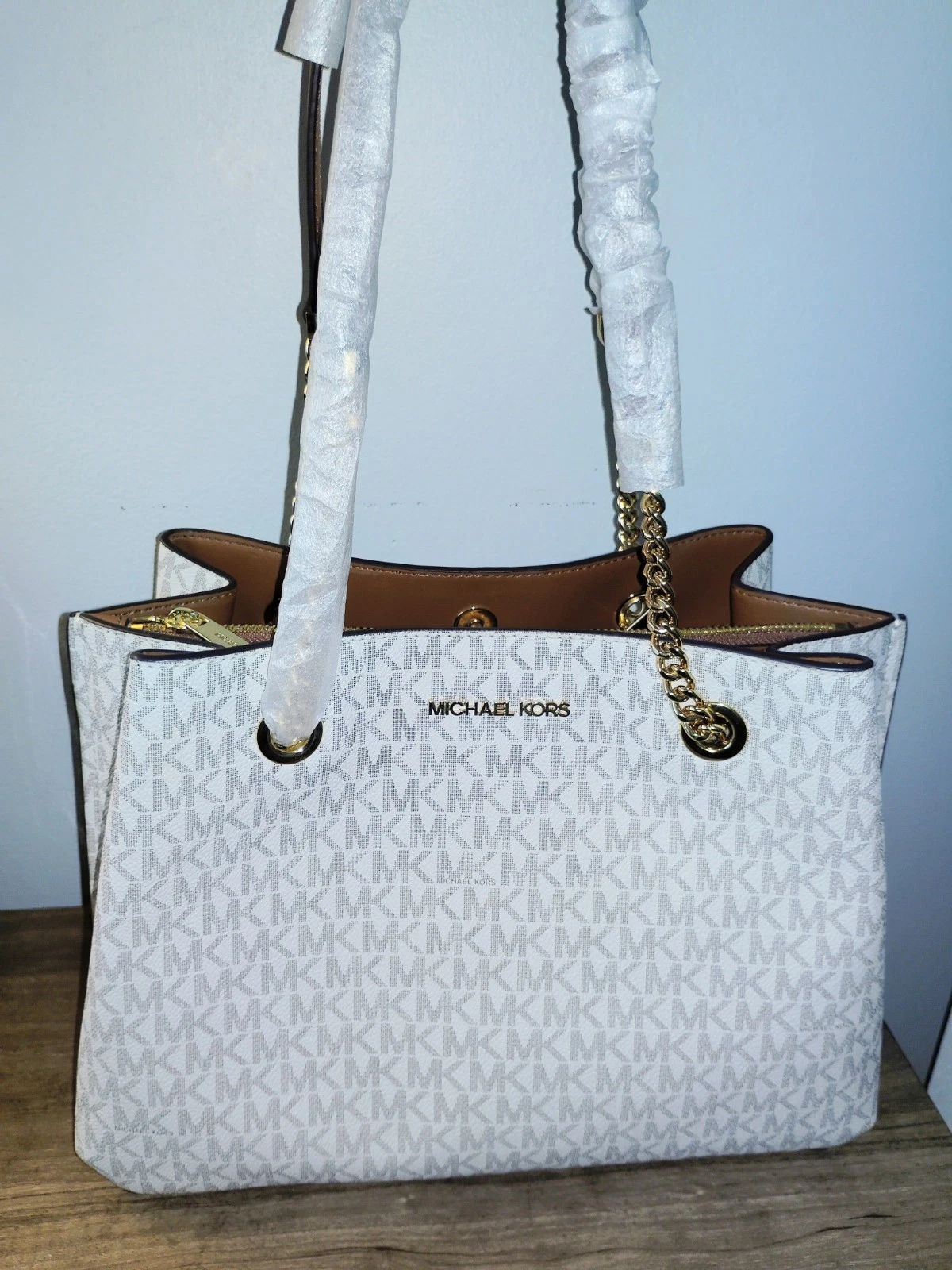 Michael Kors Logo Shoulder Bag White Beige Gold Chain - photo 2