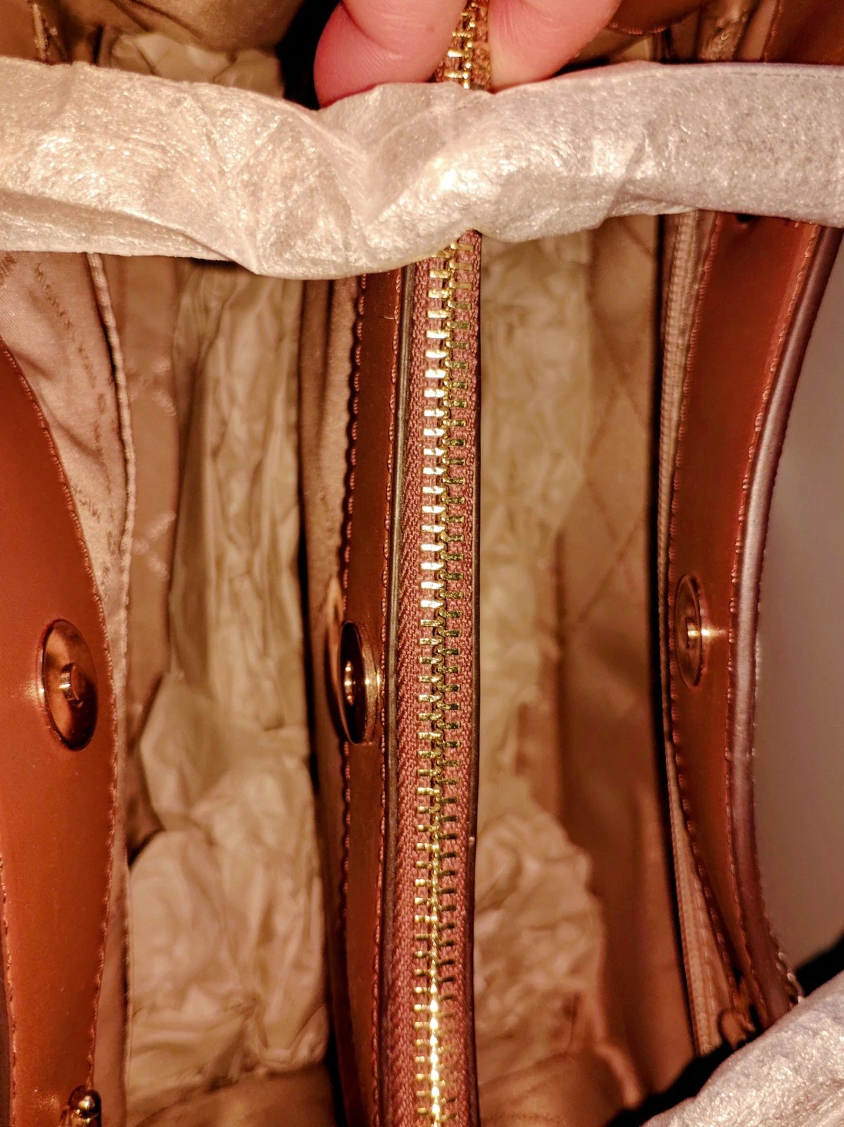Michael Kors Logo Shoulder Bag White Beige Gold Chain - photo 3