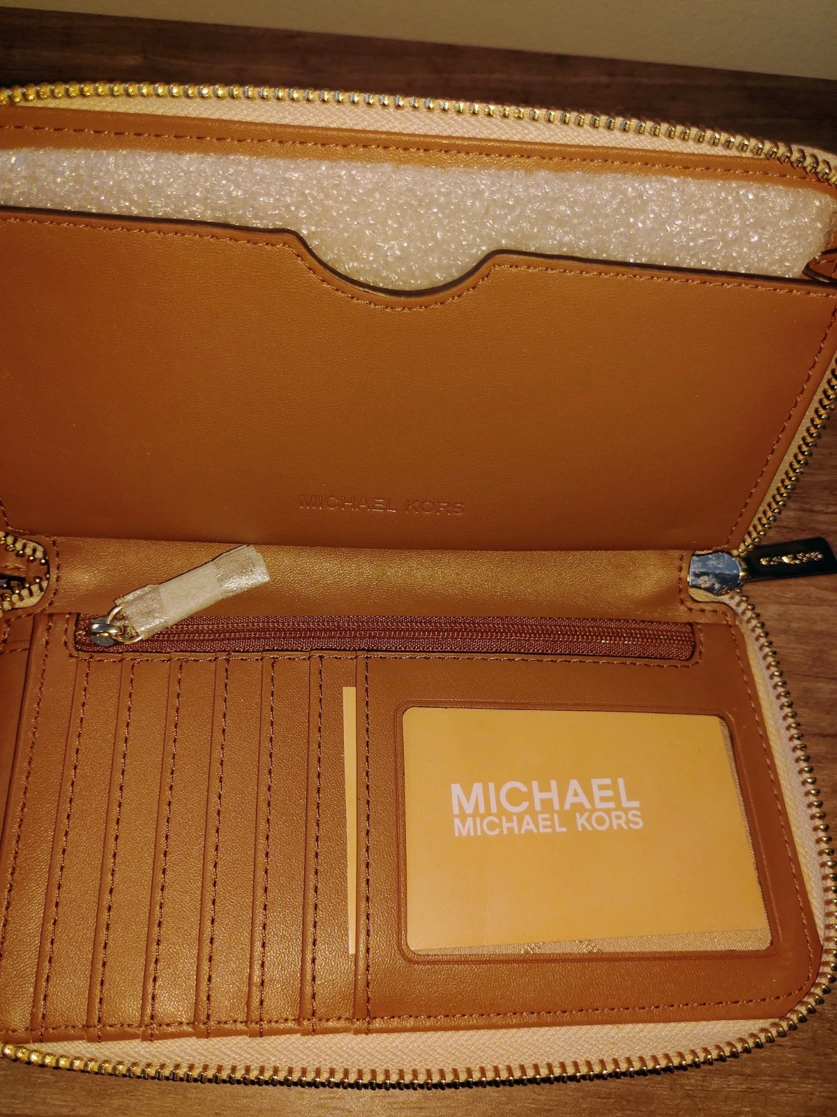 Michael Kors Logo Shoulder Bag White Beige Gold Chain - photo 4