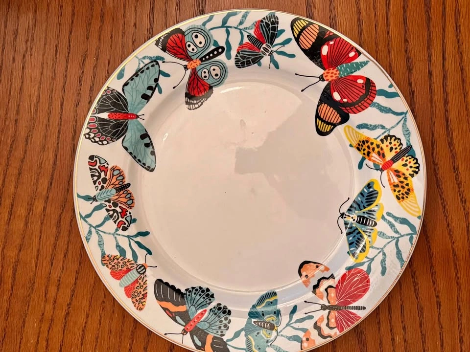 Dinner Plates with butterflies design 4 plates