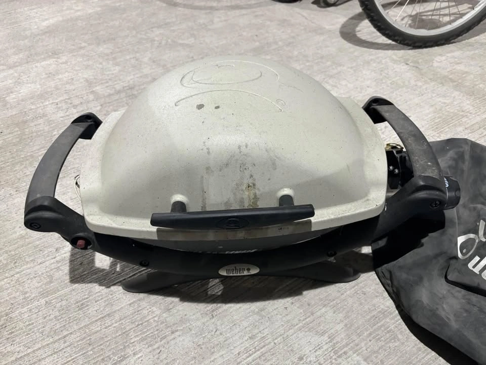 Weber Q1000 Grill with Stand - photo 2
