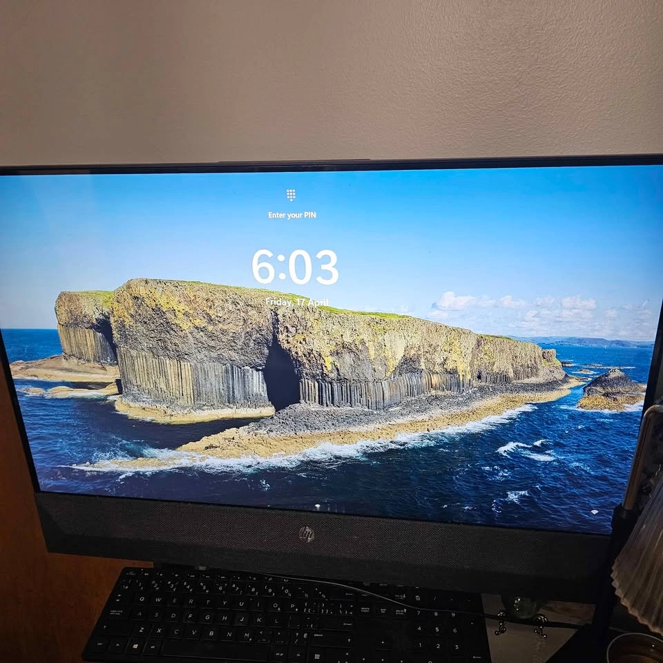 HP Pavilion 27” Touchscreen All-in-One - photo 2