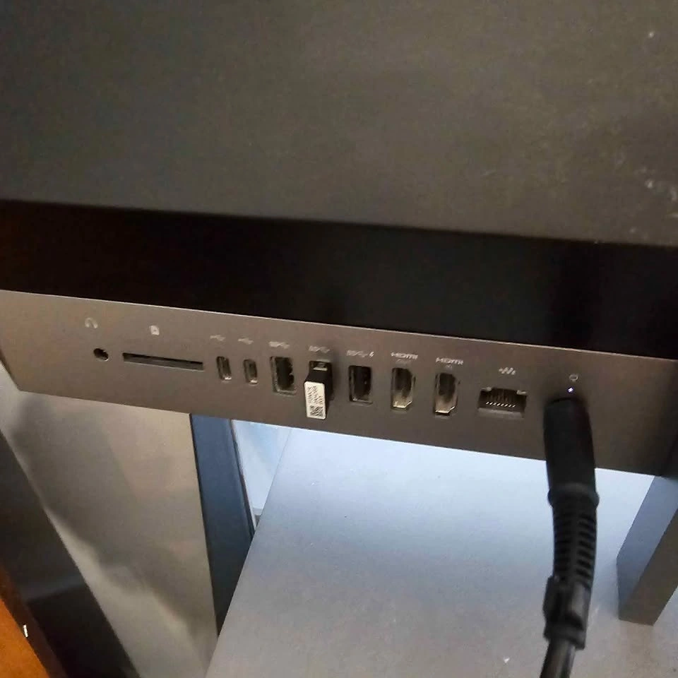 HP Pavilion 27” Touchscreen All-in-One - photo 3