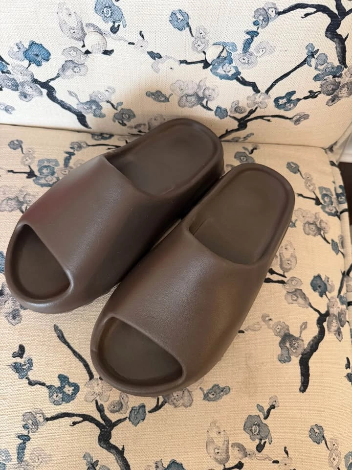 Dark Brown Yeezy Slides (Size 9) - photo 2
