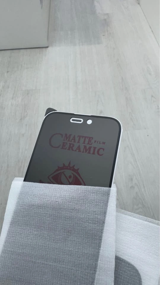 iPhone 15 Pro Matte Privacy Screen Protector - photo 2