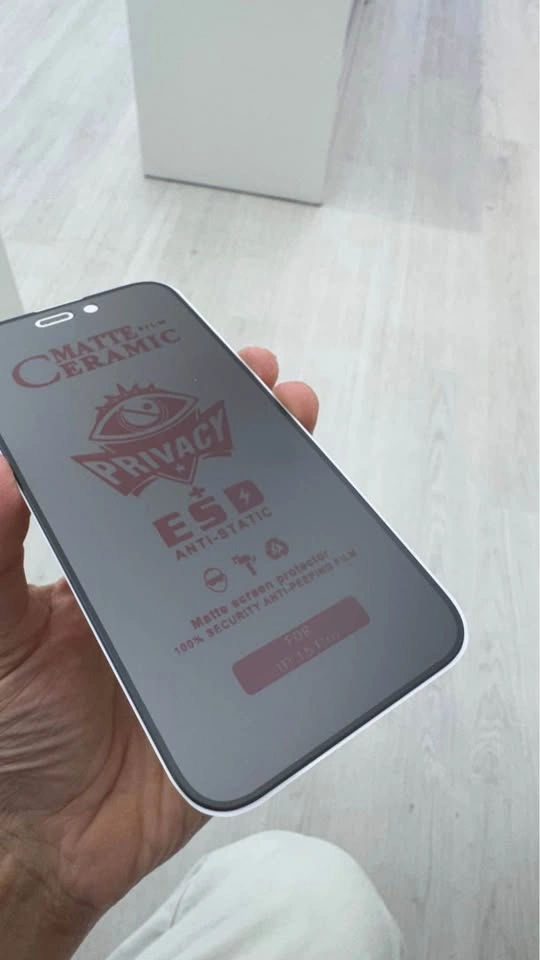 iPhone 15 Pro Matte Privacy Screen Protector - photo 3