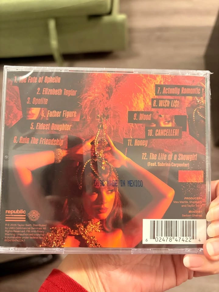 New! Unopened - Taylor Swift - Life of a Showgirl CD - photo 2