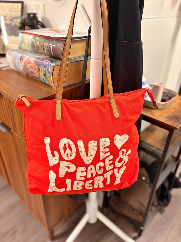 Like New ! Tote Bag with leather zip and straps