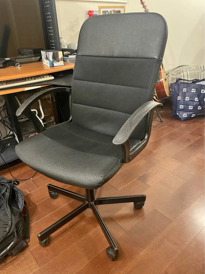 Black Swivel Office Chair