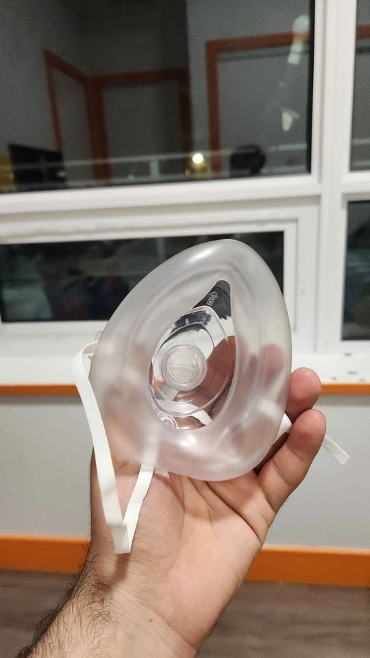 CPR Resuscitation Mask - photo 2