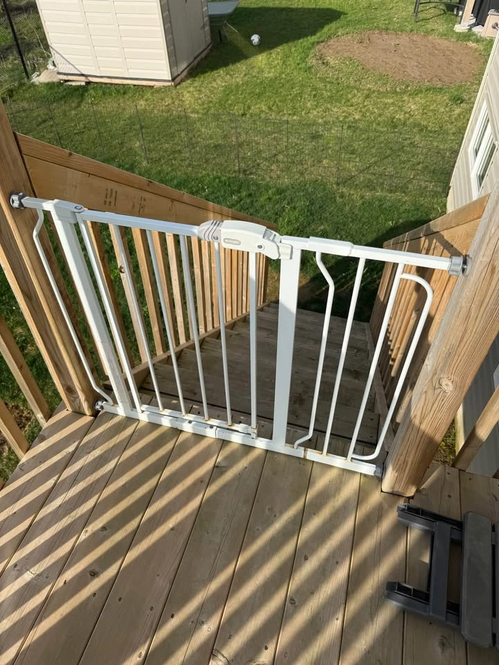 Regalo Walk-Through Baby/Pet Gate (Surface Rust) - photo 2