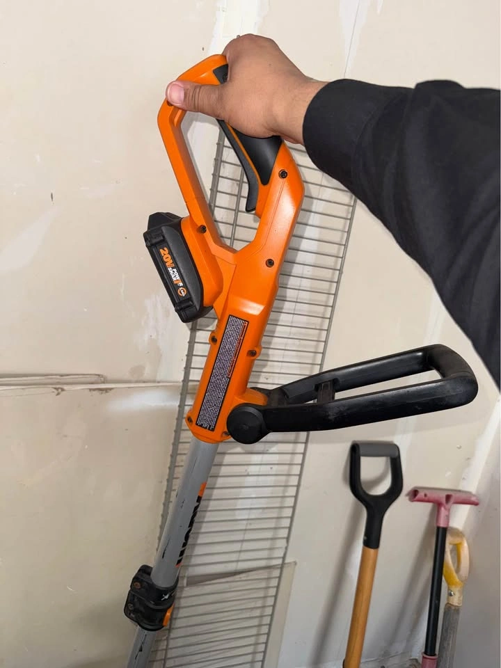 Worx 20V Yard Bundle - Trimmer & Blower + 4 Batteries & Charger - photo 2