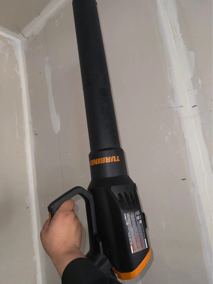 Worx 20V Yard Bundle - Trimmer & Blower + 4 Batteries & Charger - photo 4