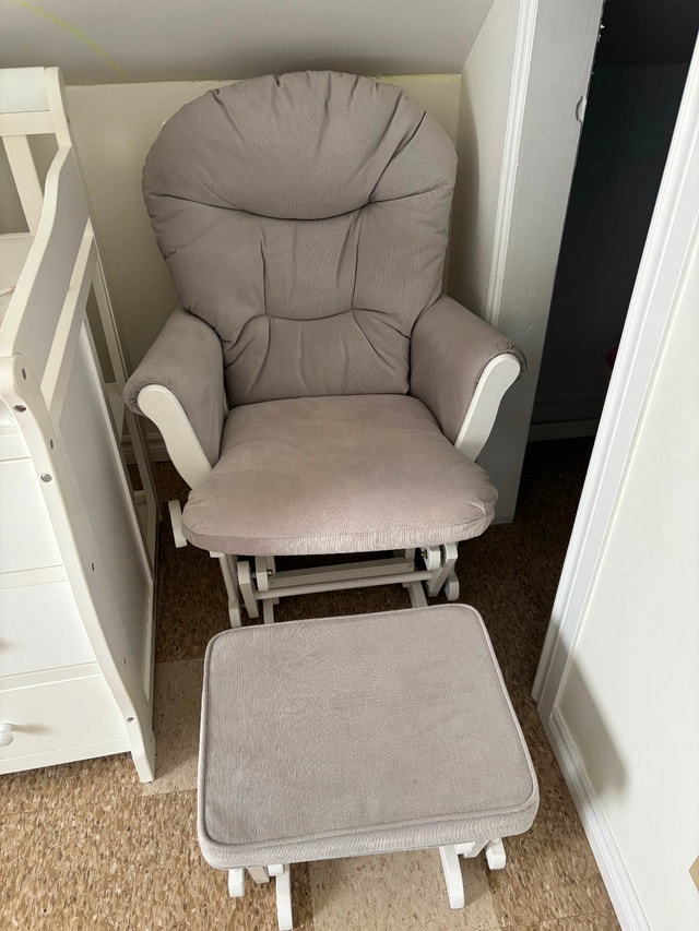 Crib with glider chair - photo 4