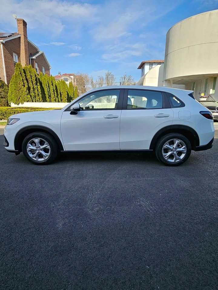 2025 Honda HR-V LX Sport Utility 4D - photo 2