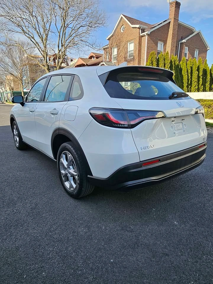 2025 Honda HR-V LX Sport Utility 4D - photo 3