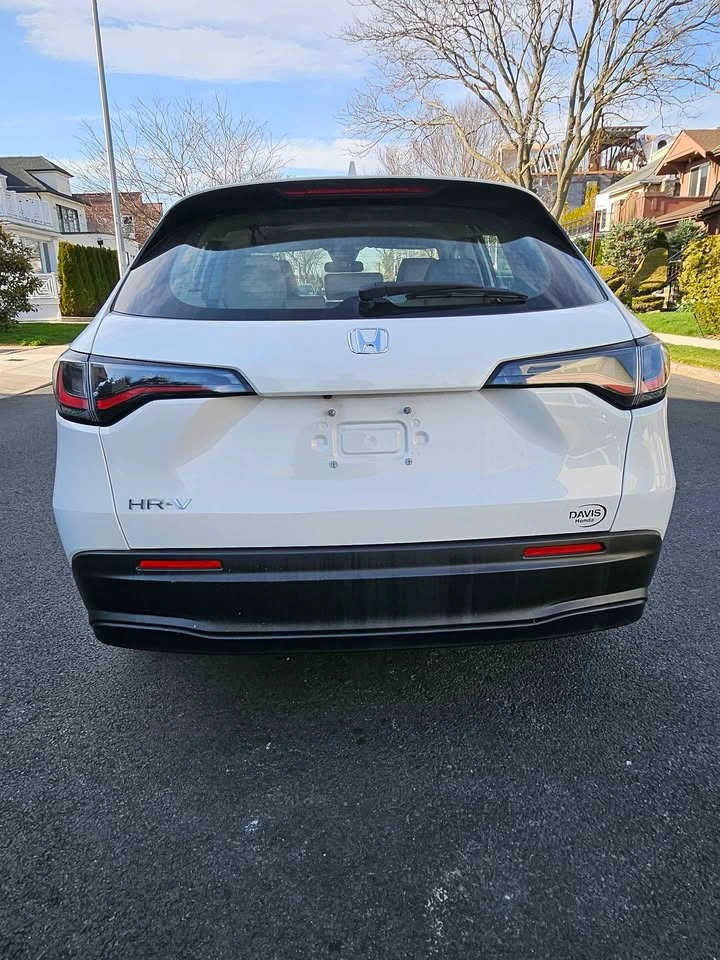 2025 Honda HR-V LX Sport Utility 4D - photo 4