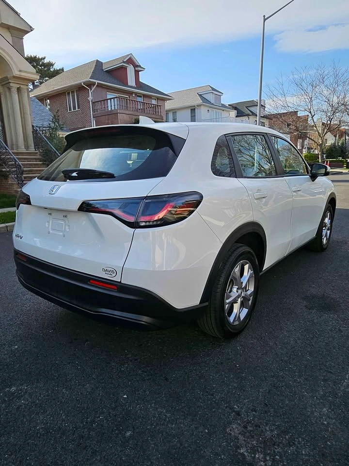 2025 Honda HR-V LX Sport Utility 4D - photo 5
