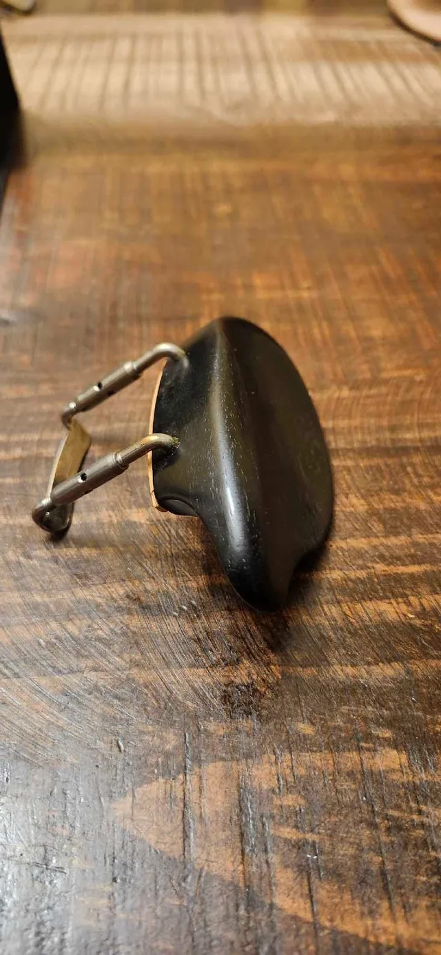 Violin chin rest thumbnail