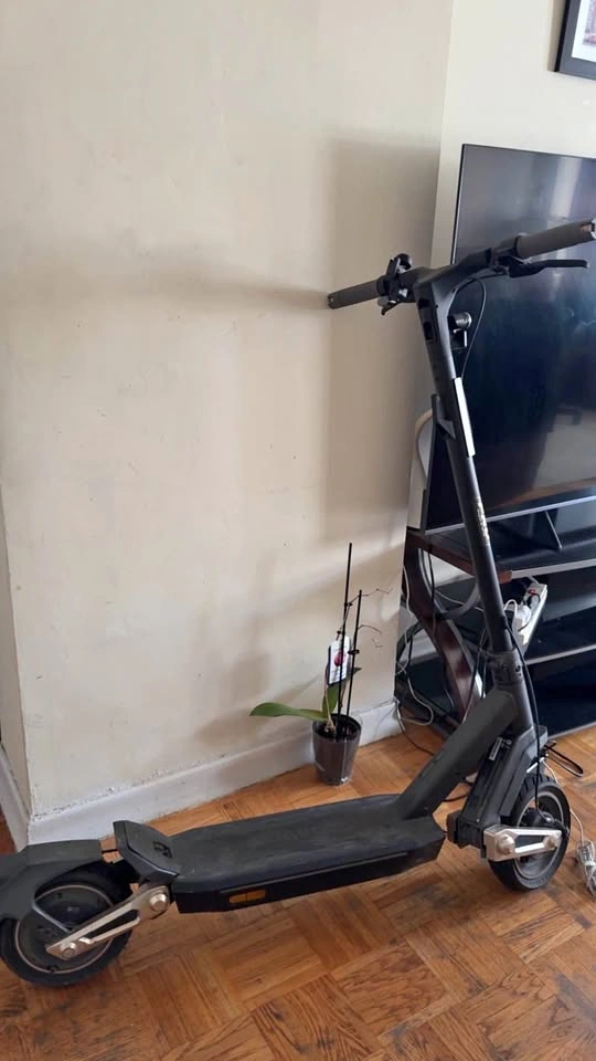 Navee ST3 Pro Electric Scooter