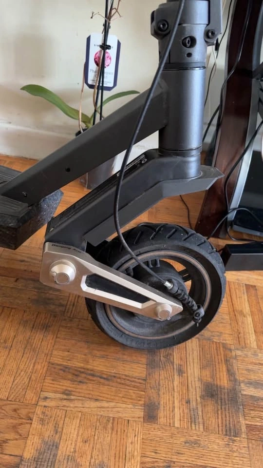 Navee ST3 Pro Electric Scooter - photo 4