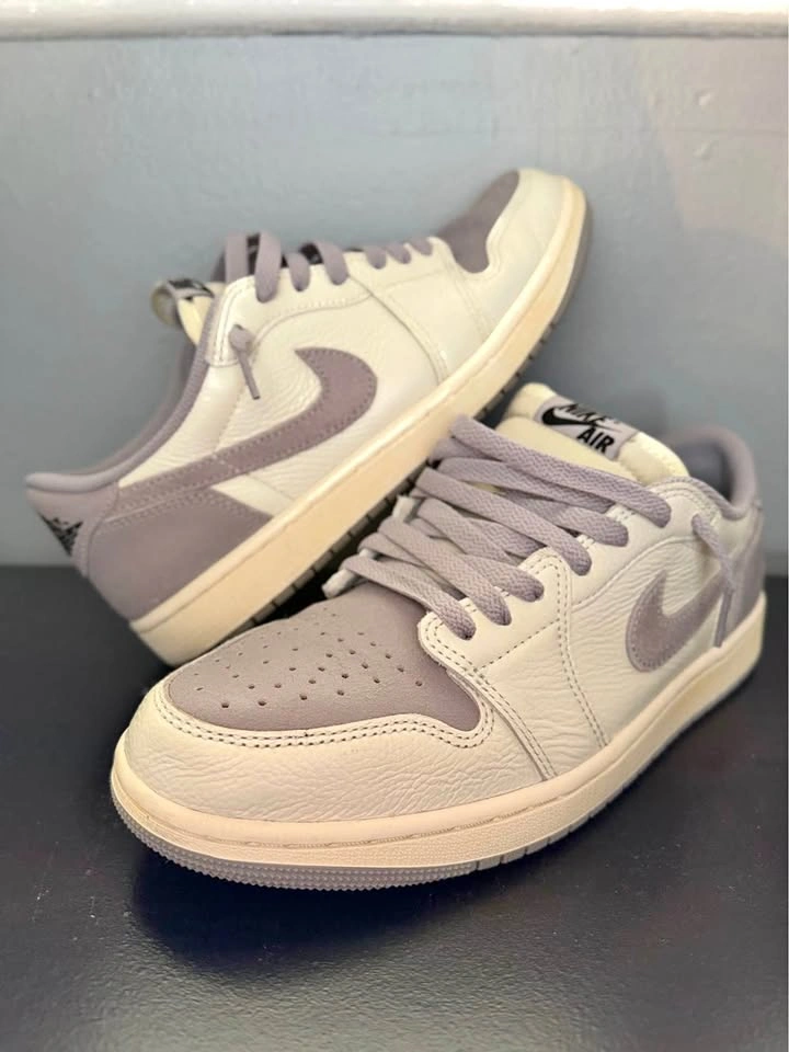 Air Jordan 1 Retro Low Atmosphere Grey Size 9 Men