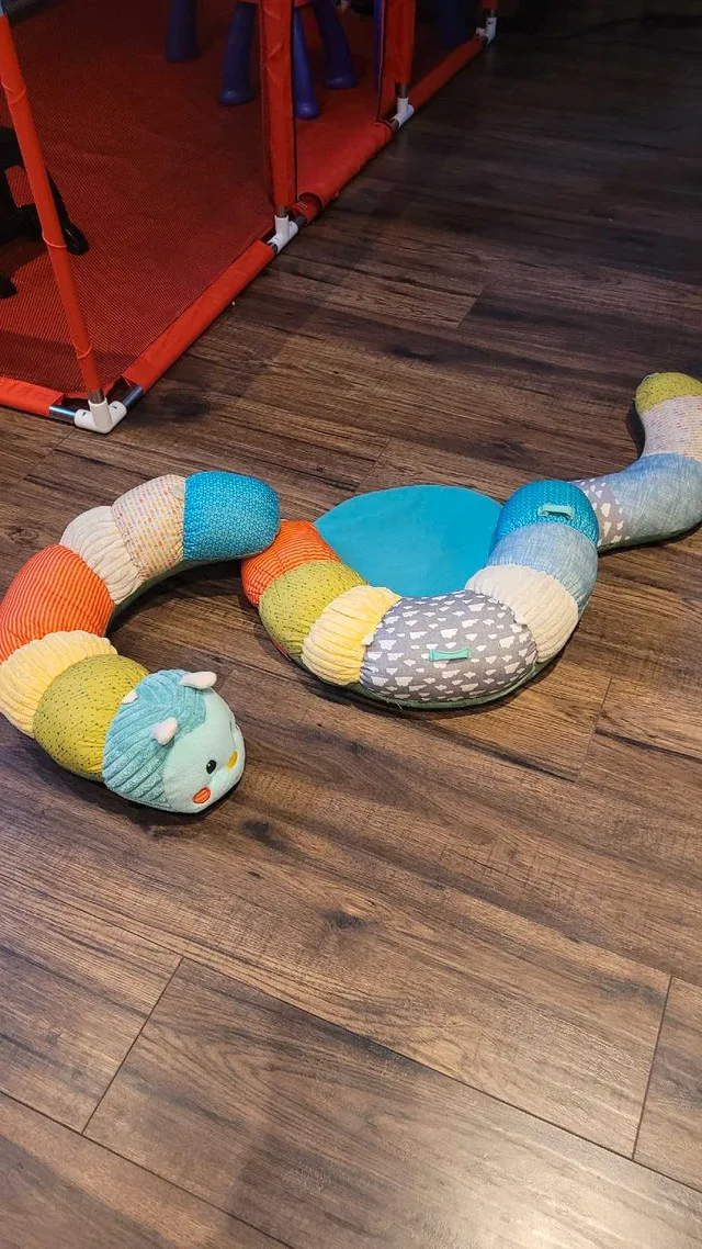 Infantino Prop-A-Pillar Tummy Time & Seated Support image indicator(2)