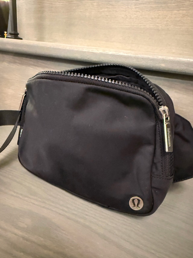 Lululemon Everywhere Belt Bag 1L - Black