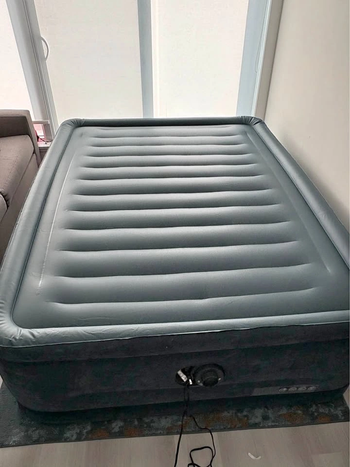 Intex Air Mattress "18 with internal pump