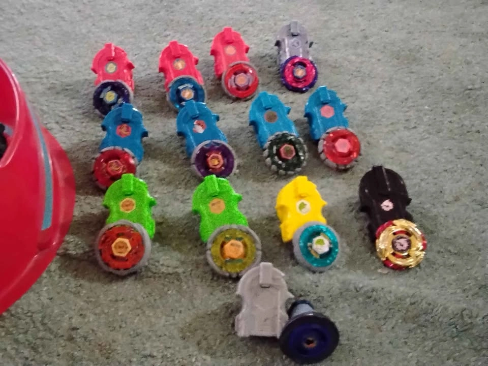 Assorted Beyblades with Super Vortex Stadium - photo 2