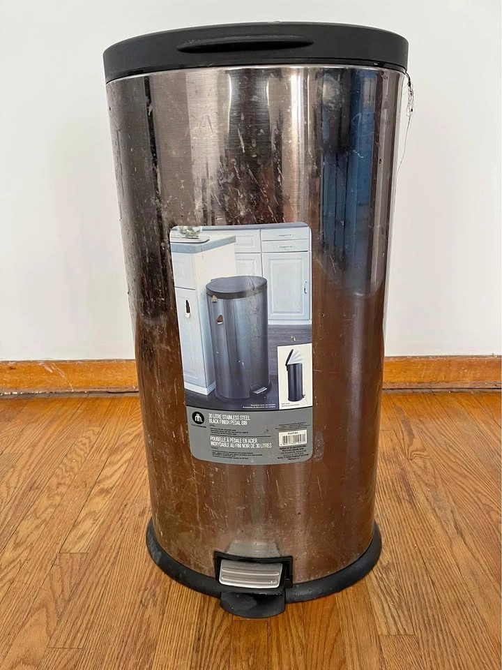 Large Garbage/ Recycle Bin 30 Liters
