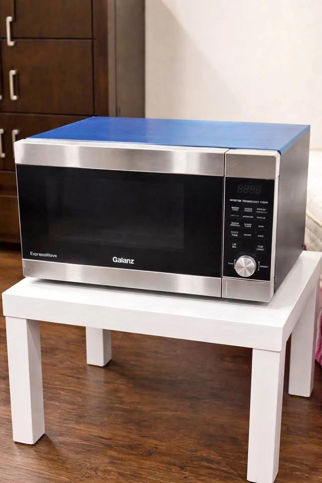 Galanz ExpressWave Microwave (1100W) – Like New