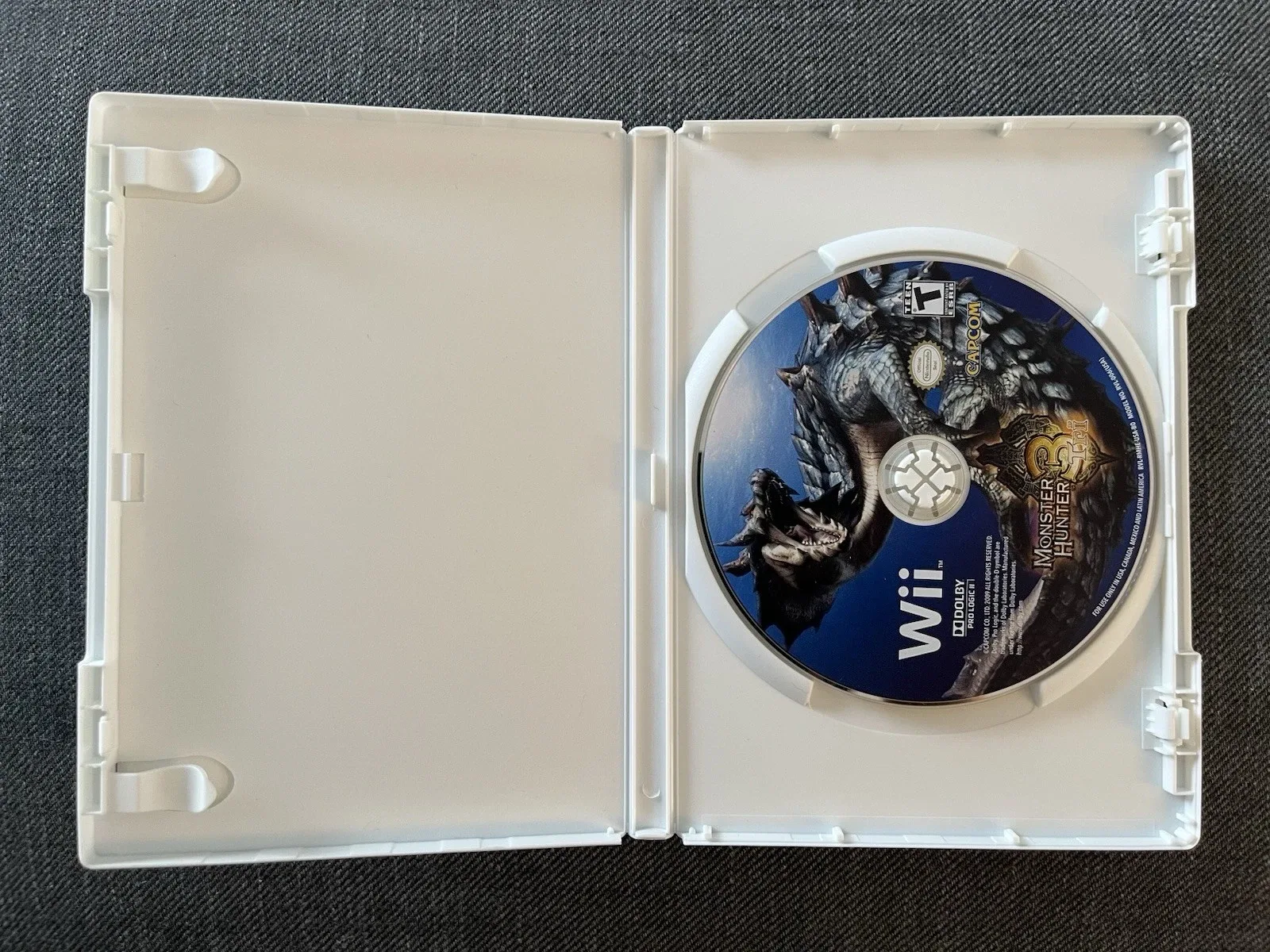 Monster Hunter Tri 3 (Nintendo Wii, 2010) Game & Case - photo 3