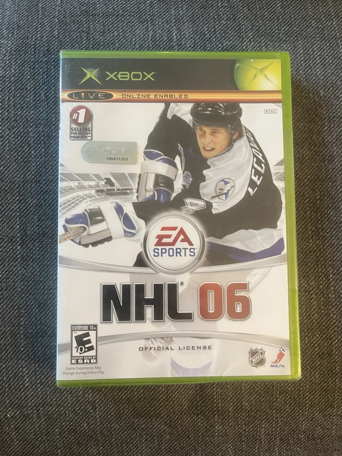 NHL 06 Xbox (2005) - Brand New Factory Sealed (Case Damage)