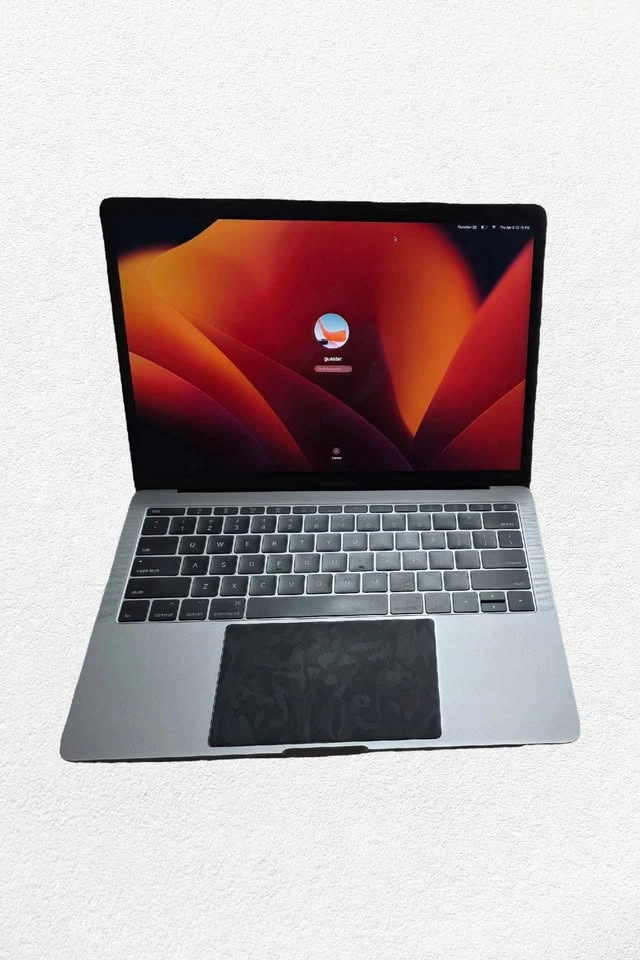 MacBook Pro 13” (2017) – i7, 16GB RAM, 256GB - photo 3