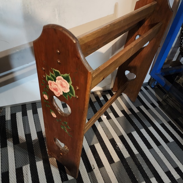 Wooden Towel Rack - Dark Brown with Heart Flower Design