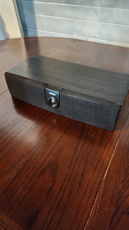 RCA Center Speaker 16"w x 8"l x 4"h