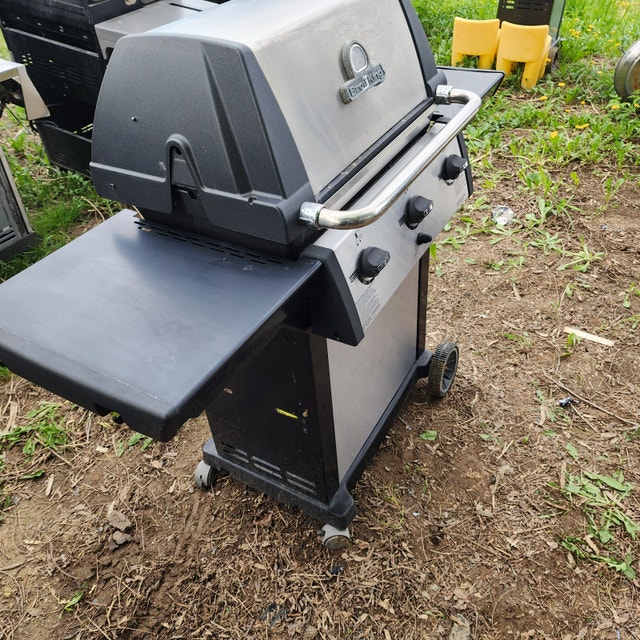 Broil King Stainless Natural Gas Grill - photo 2