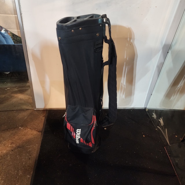 Wilson Red Black Golf Bag