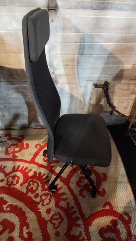 Large Office Chair Black Hi Back Rolling - photo 4
