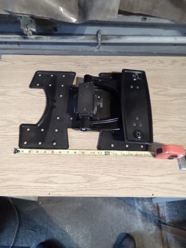TV Mount Universal 60LBS RF-TVMFM02 Wall Mountable