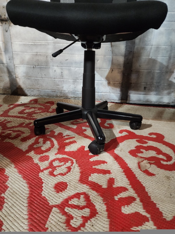 Black Office Chair - No Arm Rests - photo 2