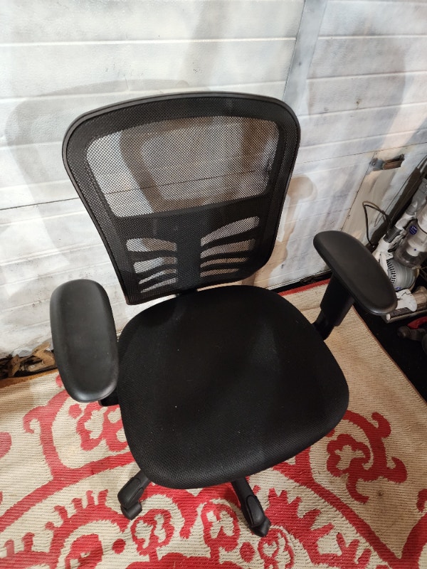 Computer Chair Black Arm Rests - photo 3