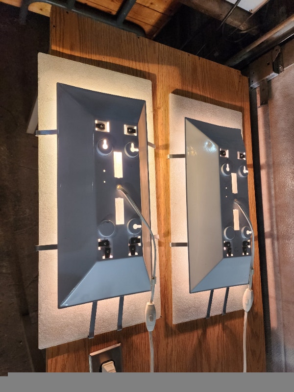 2 Flat Textured Glass Lights w/ 8ft Cord & Switch - photo 3
