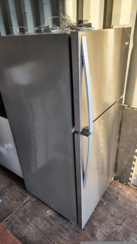 NEW Whirlpool Fridge Top Freezer Refrigerator - photo 5
