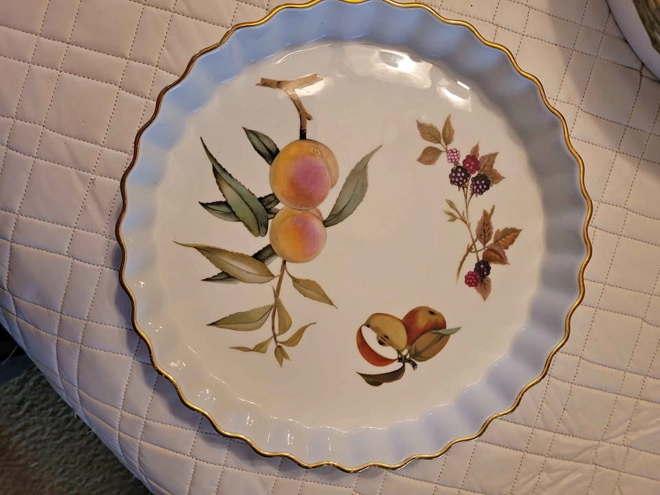 Royal Worcester Evesham Gold Baking Dish