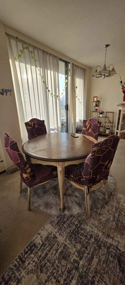 Extendable dining table + free chairs - photo 3