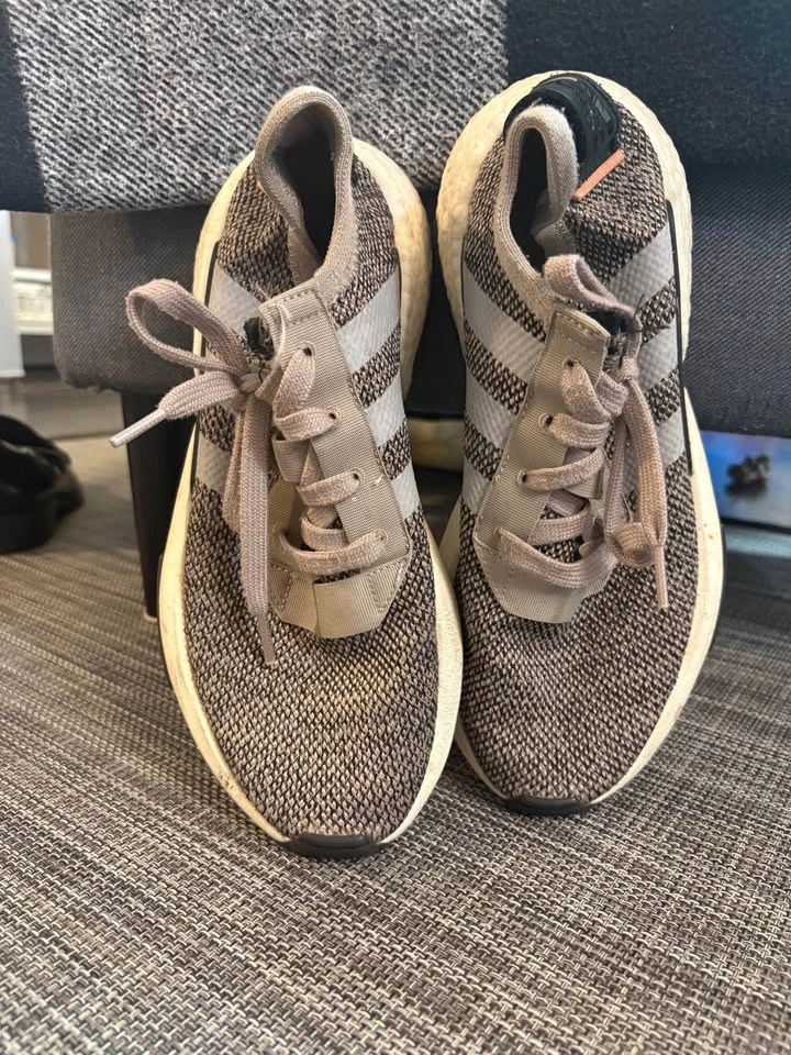 Adidas Women's Sneakers Size 8 - photo 3