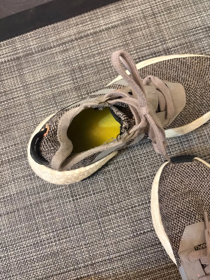 Adidas Women's Sneakers Size 8 - photo 5